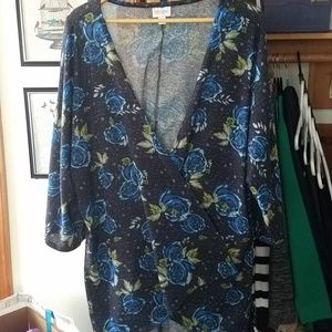 Lularoe lindsay size large Roses